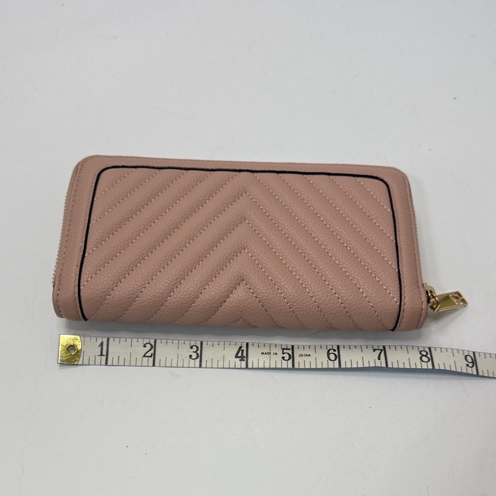 Victoria's Secret Quilted Wallet in Blush - Picture 3 of 7